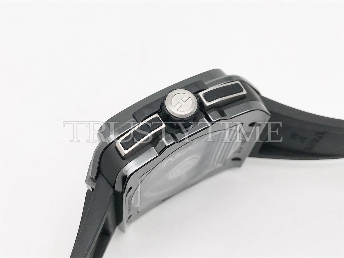 Копия часов Hublot Square Bang Unico Black Magic 821.CI.0170.RX