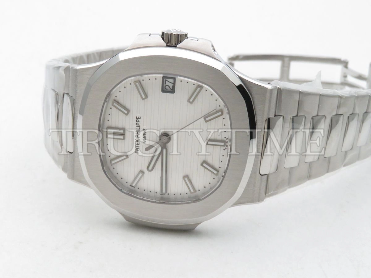 Копия часов Patek Philippe Nautilus 40mm 5711/1A-011