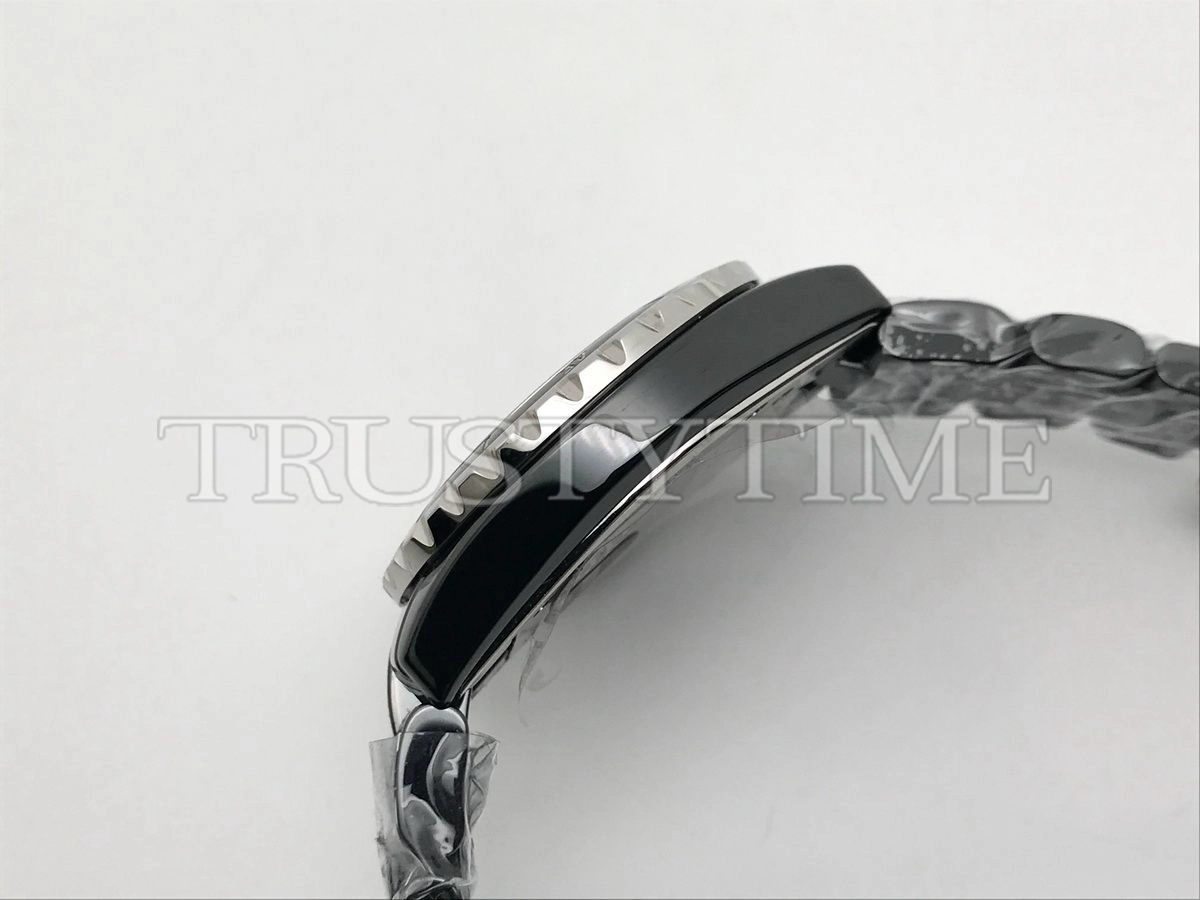 Копия часов Chanel J-12 33 H1625