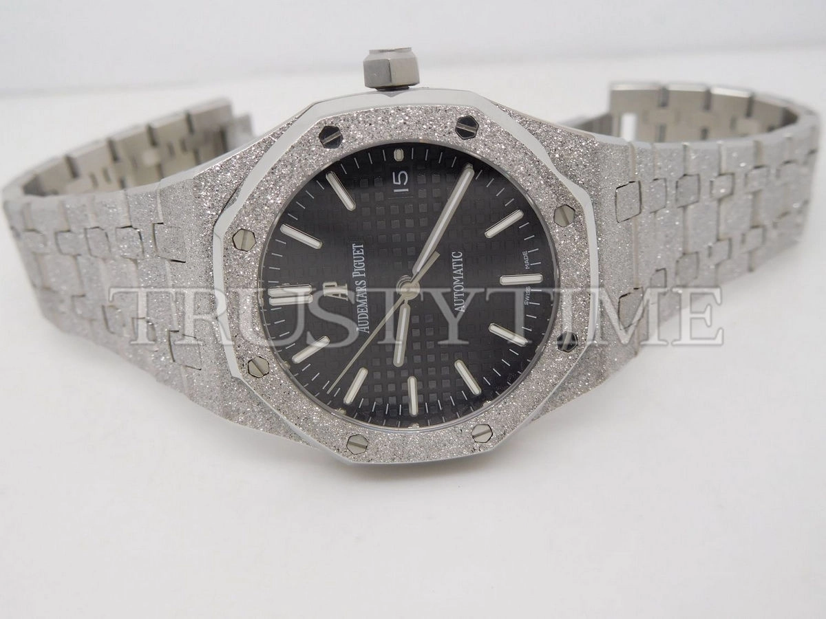 Копия часов Audemars Piguet Royal Oak Frosted 37mm 15454BC.GG.1259BC.03