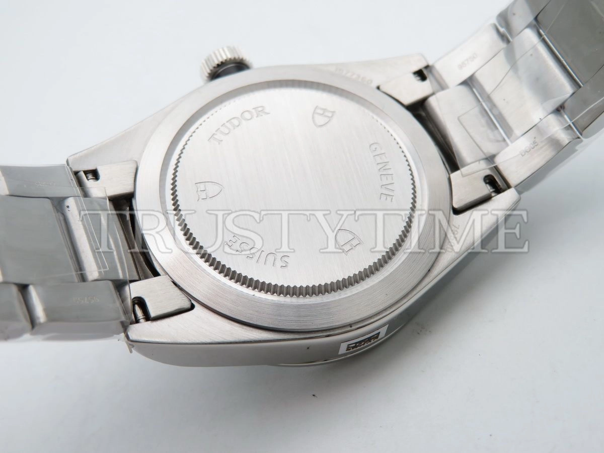 Копия часов Tudor Heritage Black Bay 36mm M79500-0007
