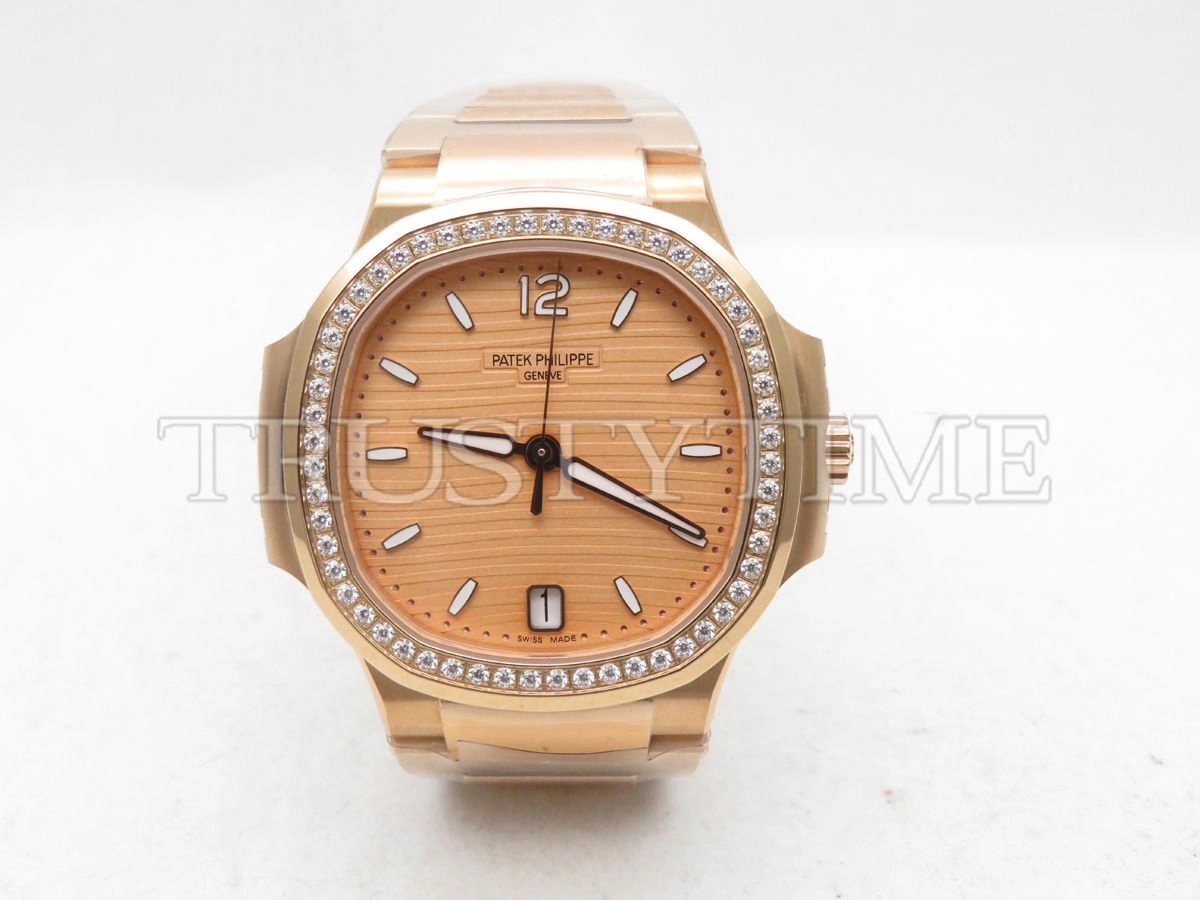 Копия часов Patek Philippe Nautilus Ladies 35mm 7118/1200R-010