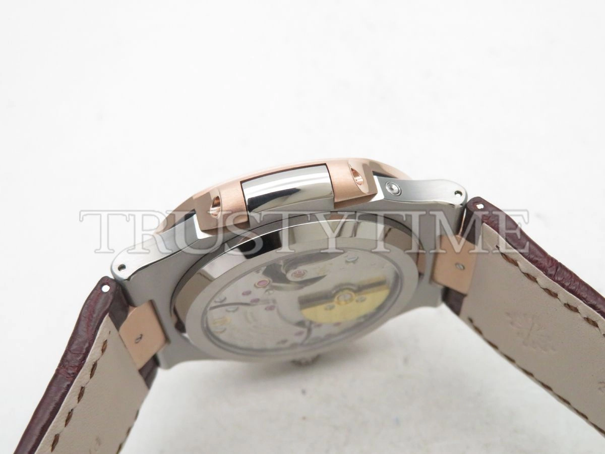Копия часов Patek Philippe Nautilus Power Reserve Moonphase 40mm 5712GR-001