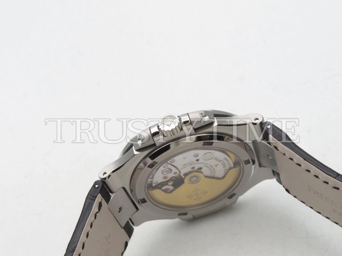Копия часов Patek Philippe Nautilus 40mm 5711G-001
