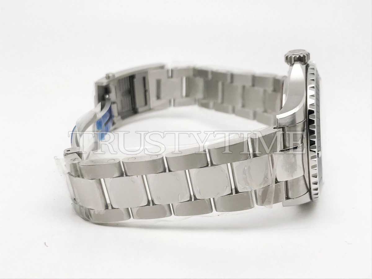 Копия часов Breitling Superocean Automatic 44mm A17376211L2A1