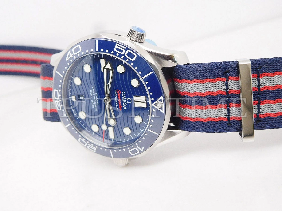 Копия часов Omega Seamaster Diver 300m Co-axial Chronometer NATO 42mm 210.30.42.20.03.001