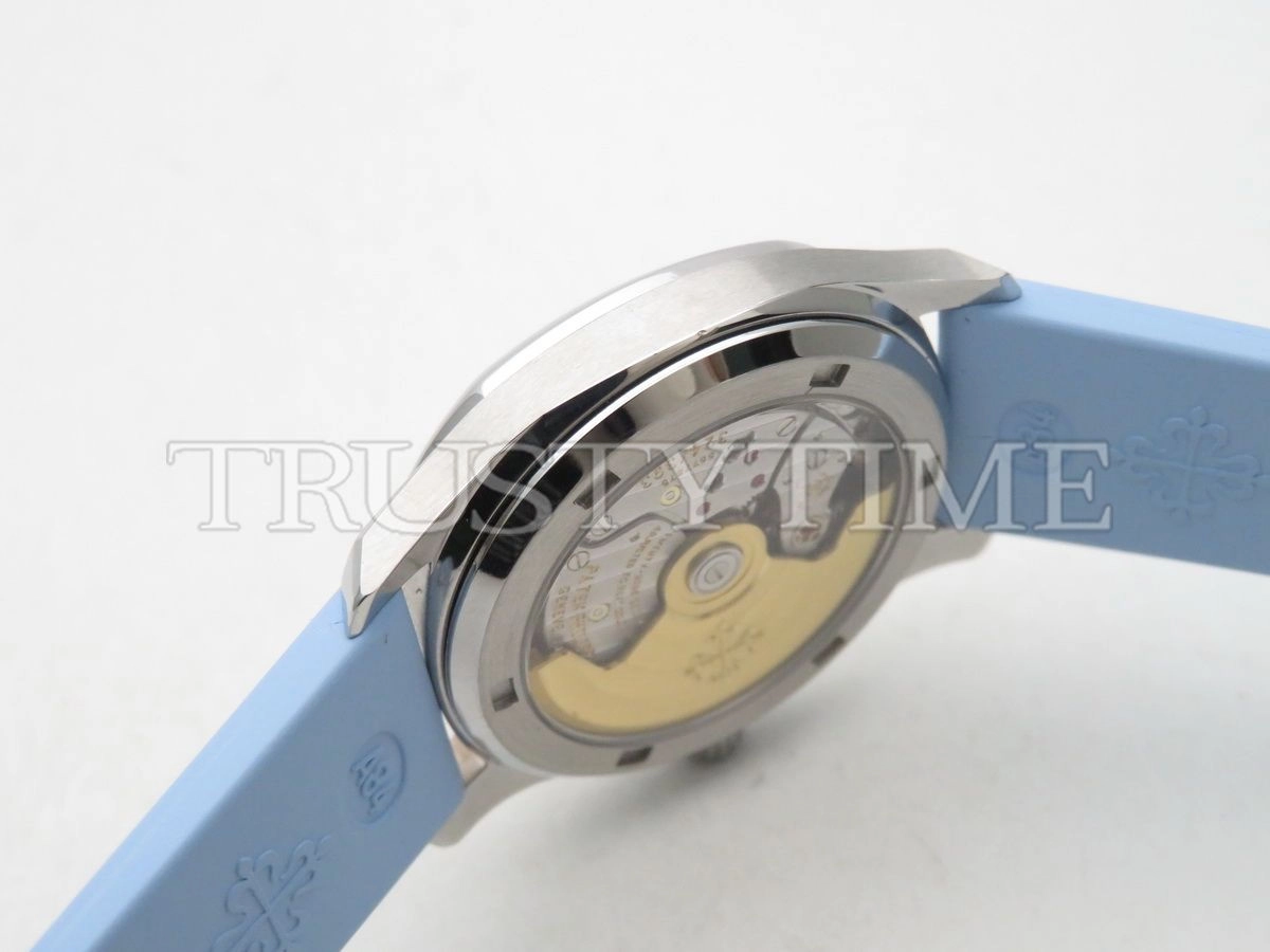 Копия часов Patek Philippe Aquanaut Automatic Ladies 35mm 5072G-001