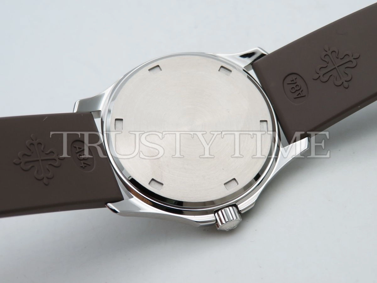 Копия часов Patek Philippe Aquanaut Quartz Ladies 35mm 5067A-023