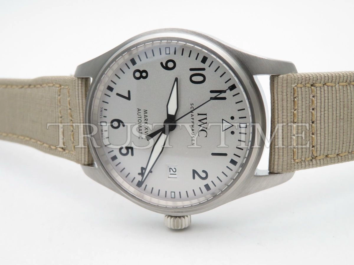 Копия часов IWC Pilot's Watch Mark XVIII 40mm IW327017