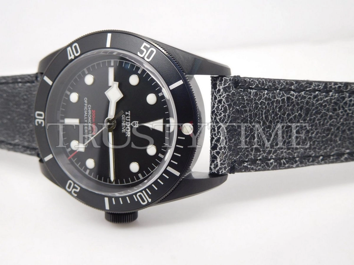 Копия часов Tudor Heritage Black Bay Dark 41mm M79230DK-0007