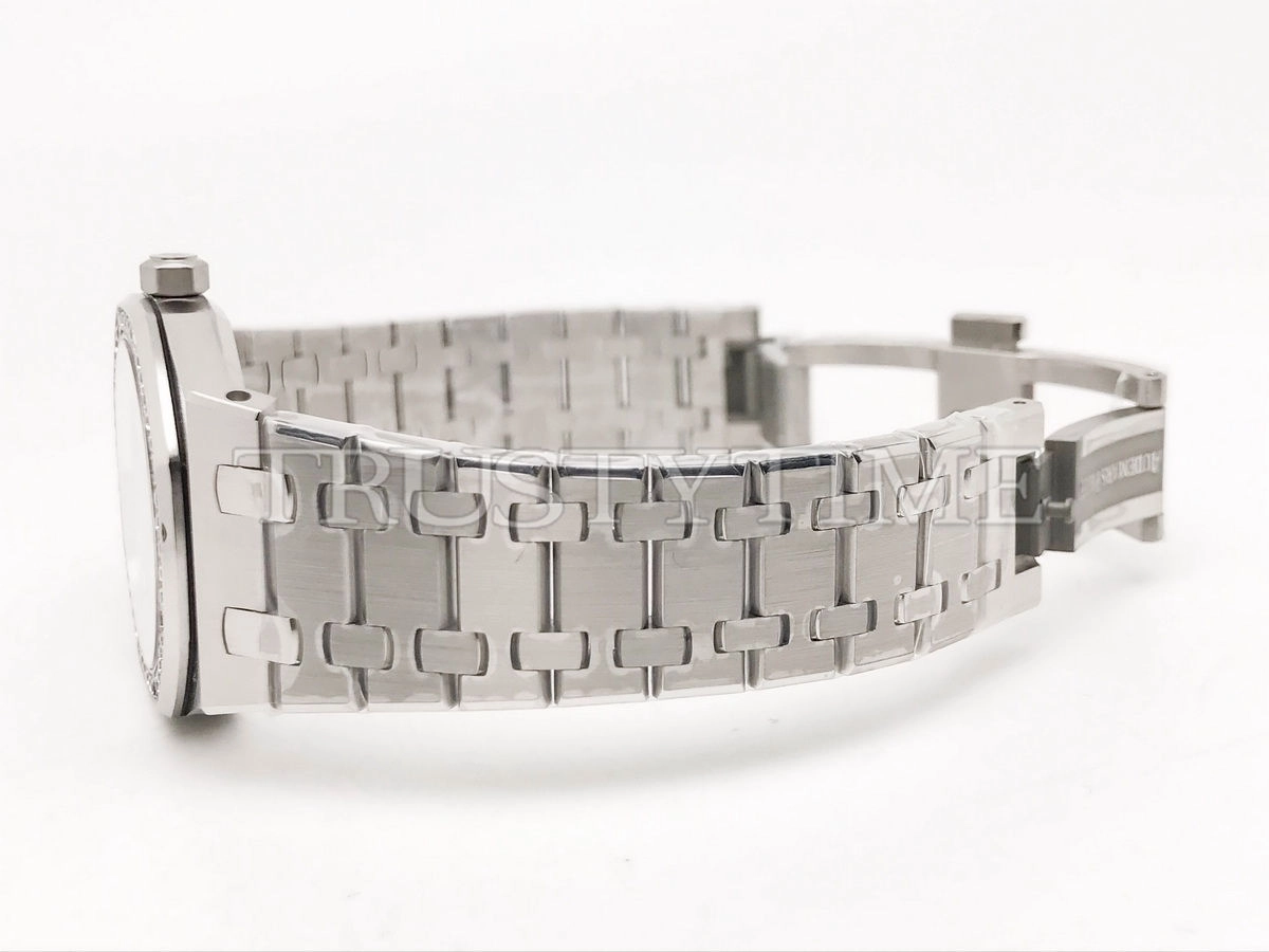 Копия часов Audemars Piguet Royal Oak Ladies 33mm 67651BC.ZZ.1261BC.01