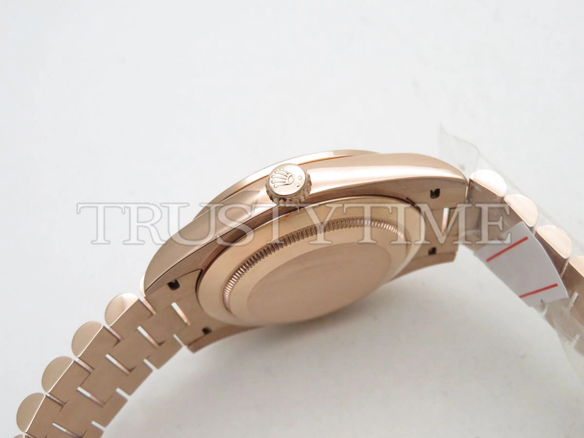 Копия часов Rolex Day-Date 40mm 228345RBR-0005