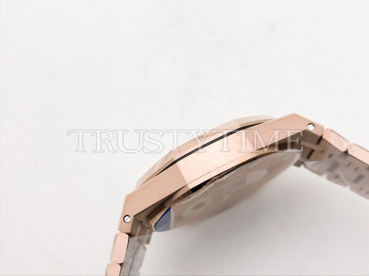 Копия часов Audemars Piguet Royal Oak Selfwinding Chronograph 26331OR.OO.1220OR.02