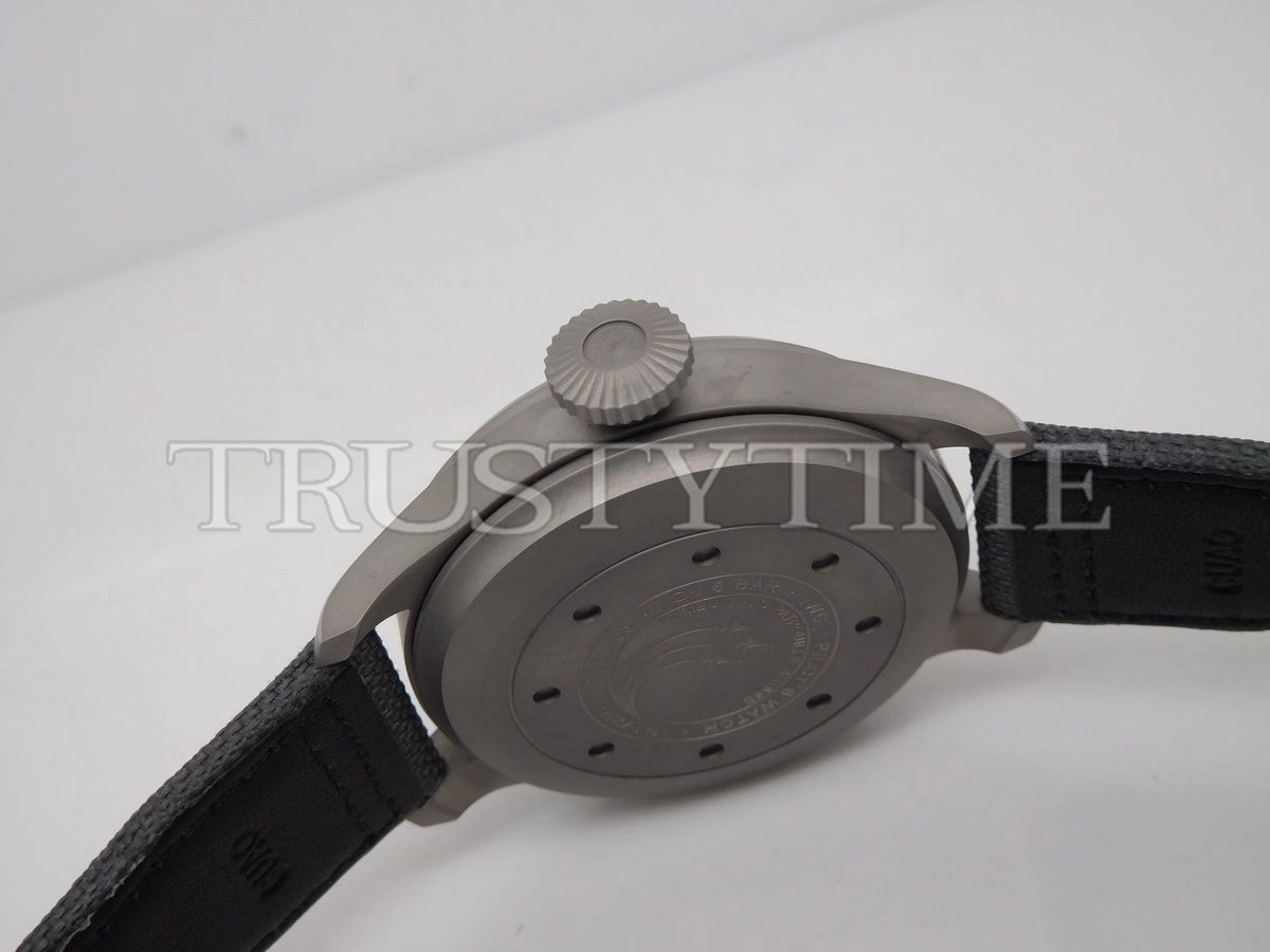 Копия часов IWC Big Pilot's Watch Edition Patrouille Suisse 46mm IW500910