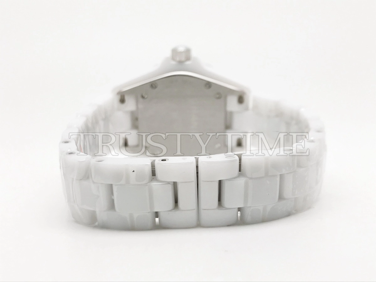Копия часов Chanel J-12 Mother-Of-Pearl And Diamond Dial 33 H2422