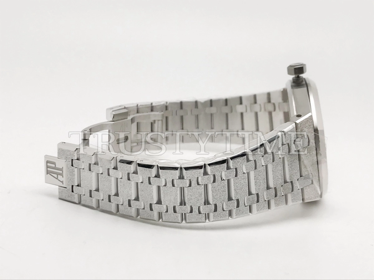 Копия часов Audemars Piguet Royal Oak Frosted Double Balance Wheel 15407BC.GG.1224BC.01