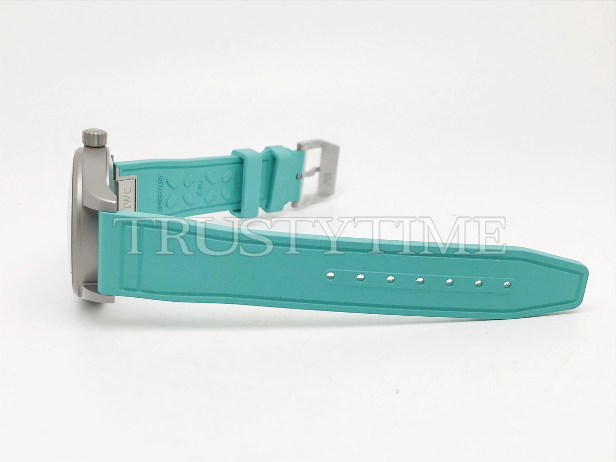 Копия часов IWC Pilot’s Watch Mark XX Mercedes-AMG PETRONAS Formula One™ Team 40 IW328210