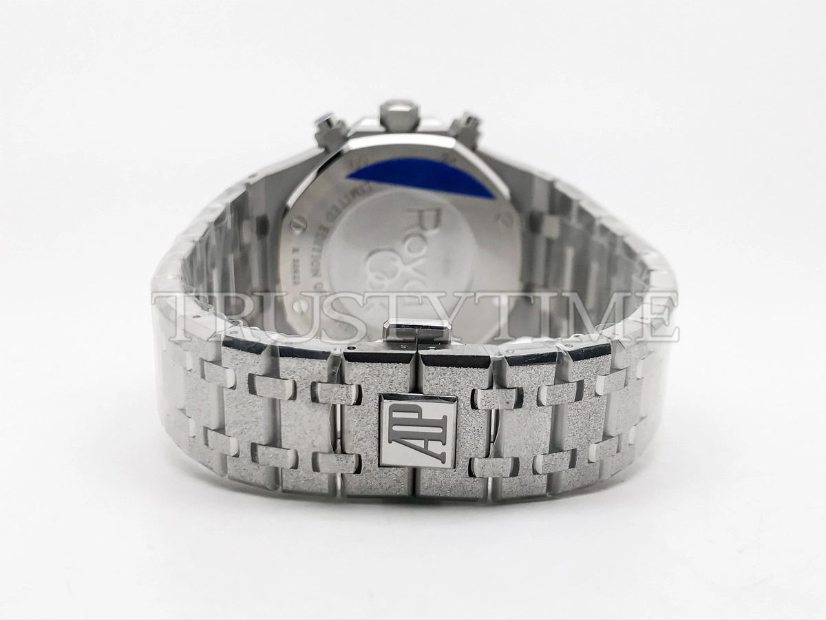 Копия часов Audemars Piguet Royal Oak Frosted Gold Selfwinding Chronograph 26331BC.GG.1224BC.02