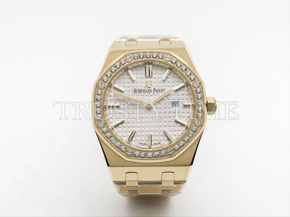 Копия часов Audemars Piguet Royal Oak Ladies 33mm 67651BA.ZZ.1261BA.01