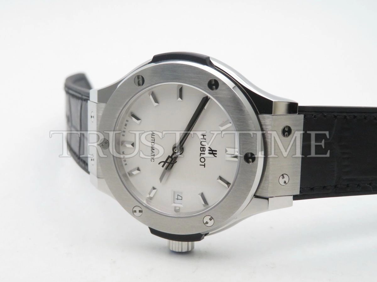 Копия часов Hublot Classic Fusion 38mm 565.NX.2611.LR