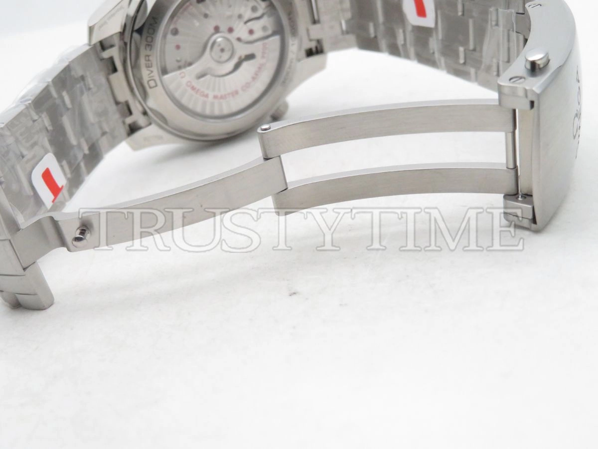 Копия часов Omega Seamaster Diver 300m Co‑Axial Master Chronometer Chronograph 44mm 210.30.44.51.06.001
