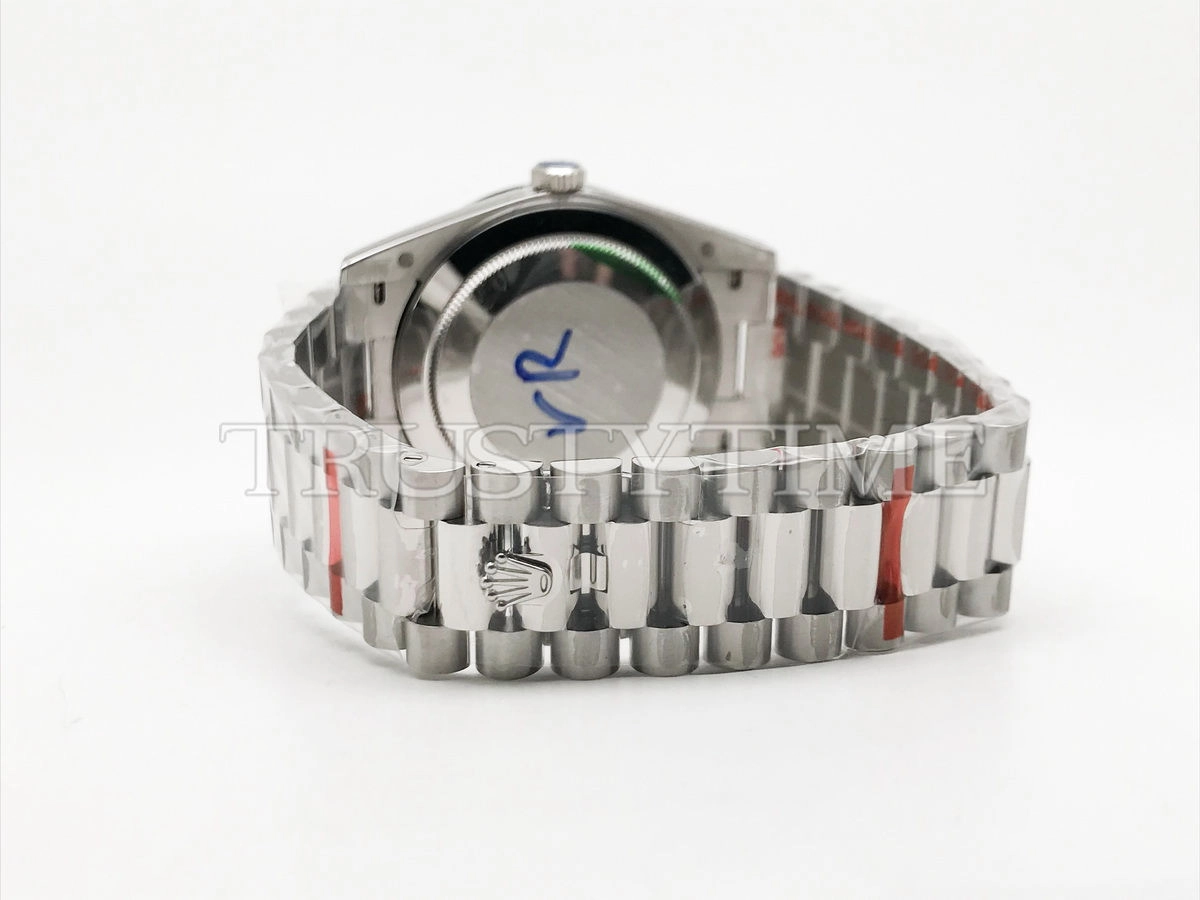 Копия часов Rolex Day-Date 40mm 228239-0002