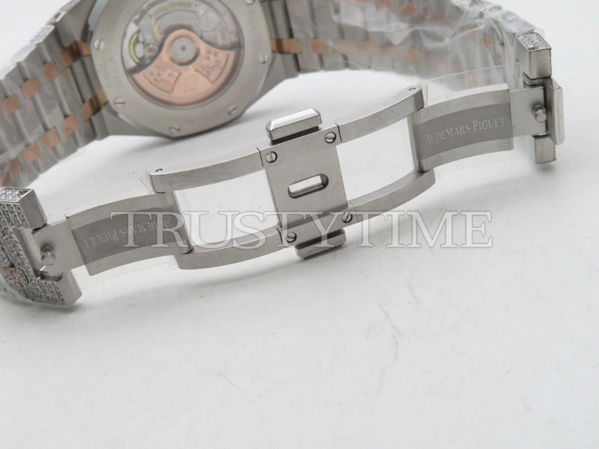 Копия часов Audemars Piguet Royal Oak 15400 Full Diamond