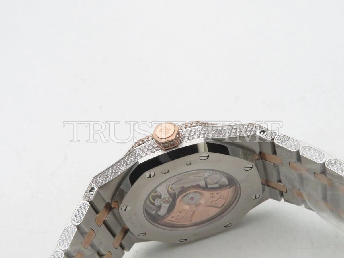 Копия часов Audemars Piguet Royal Oak 15400 Full Diamond