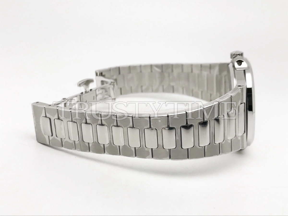 Копия часов Patek Philippe Nautilus Power Reserve Moonphase 40mm 5712/1A-001 Tiffany&Co.