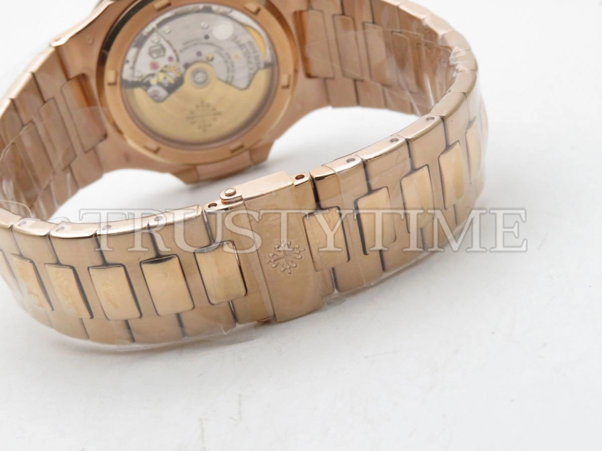 Копия часов Patek Philippe Nautilus 40mm 5711/1R-001
