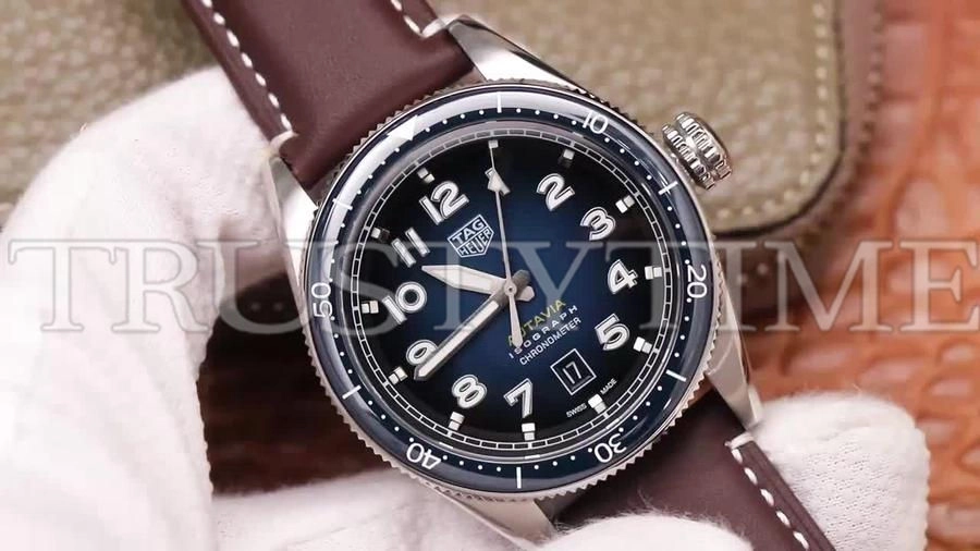 Копия часов Tag Heuer Autavia Isograph Calibre 5 42mm WBE5116.FC8266