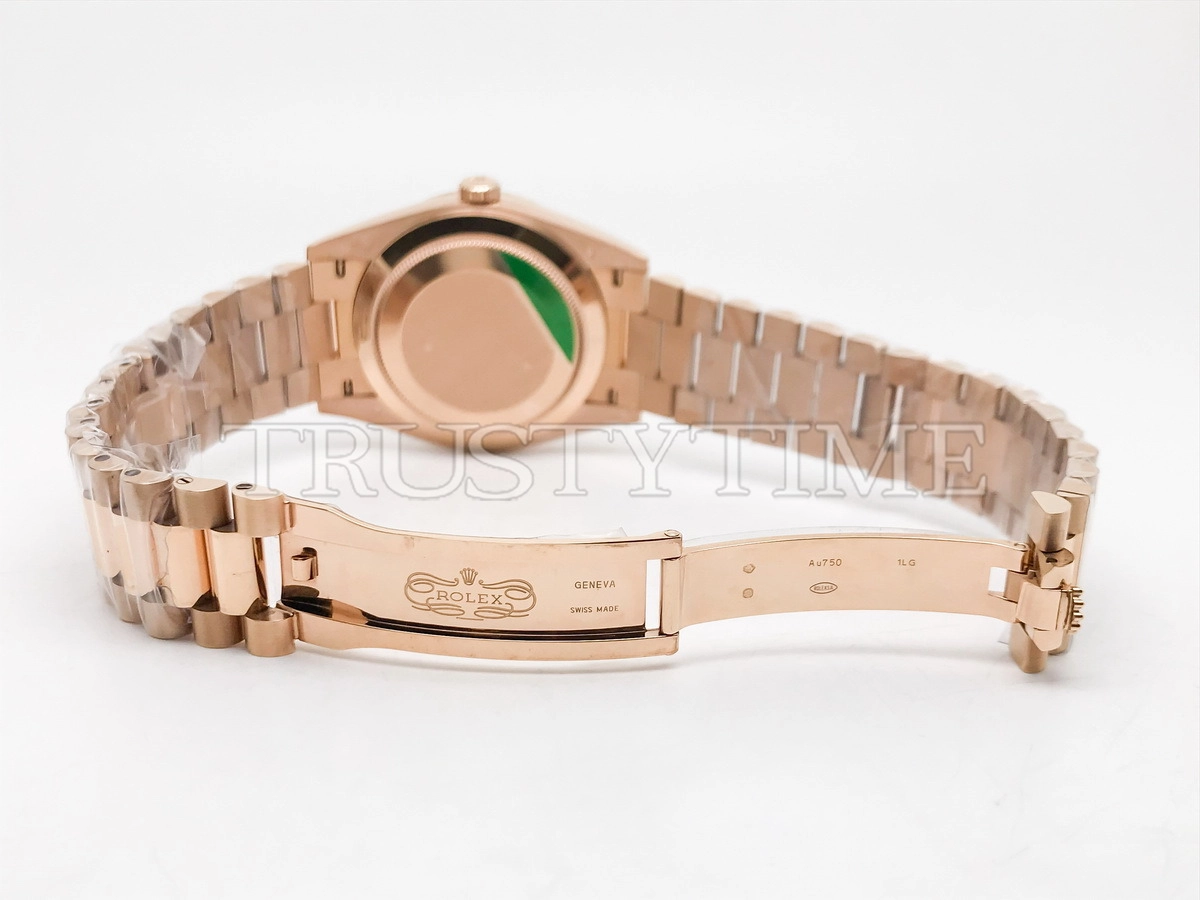 Копия часов Rolex Day-Date 40mm 228235-0001