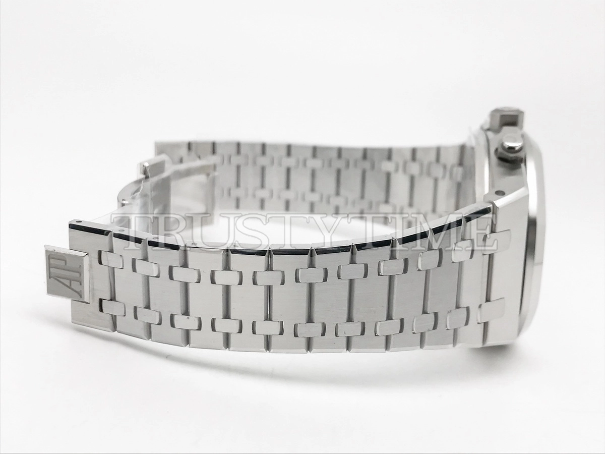 Копия часов Audemars Piguet Royal Oak Selfwinding Chronograph 26240ST.OO.1320ST.05
