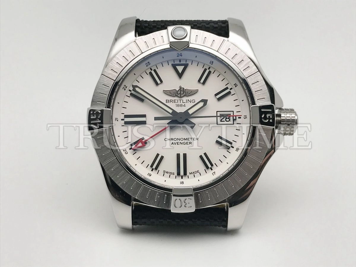 Копия часов Breitling Avenger Automatic GMT 43 A32397101A1X1