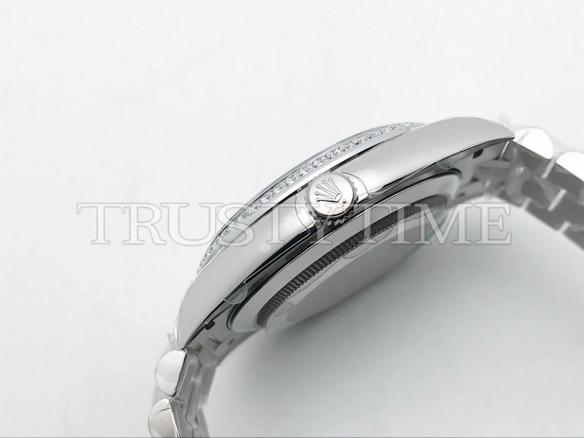 Копия часов Rolex Day-Date 40mm 228349RBR-0003