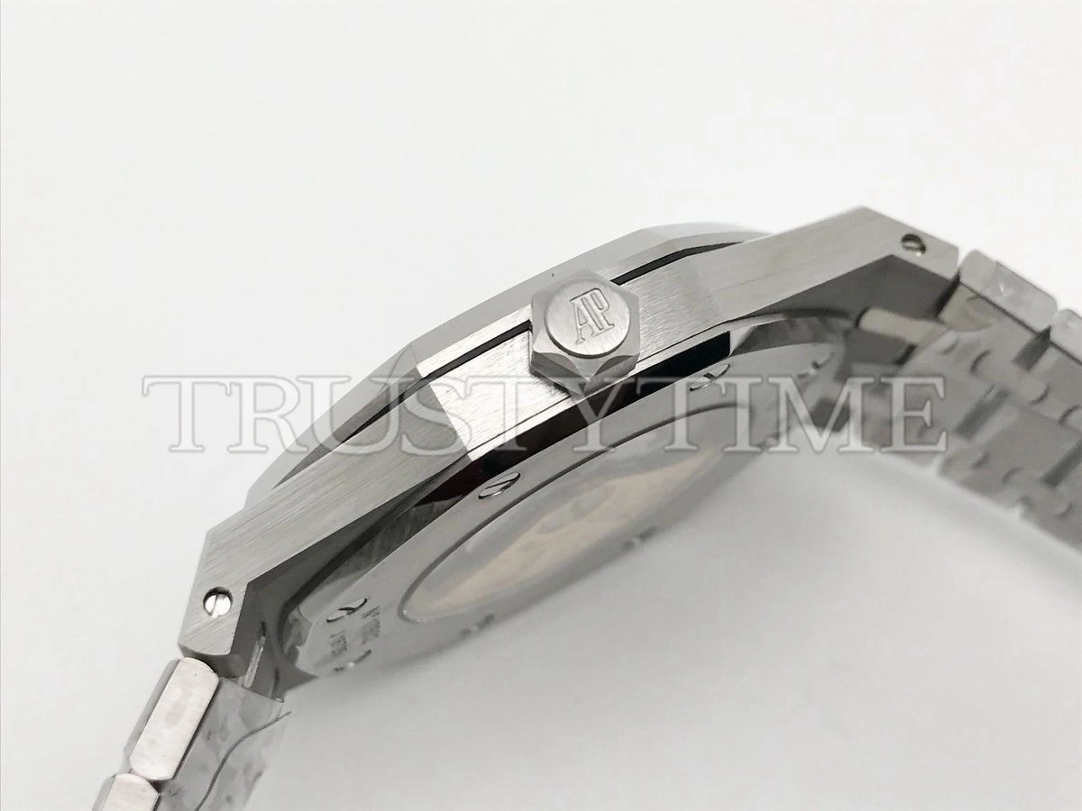 Копия часов Audemars Piguet Royal Oak Automatic II 15400ST.OO.1220ST.04