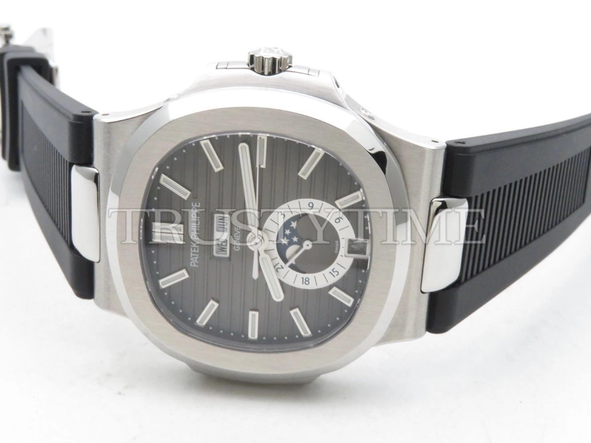 Копия часов Patek Philippe Nautilus Annual Calendar 40,5mm 5726A/001