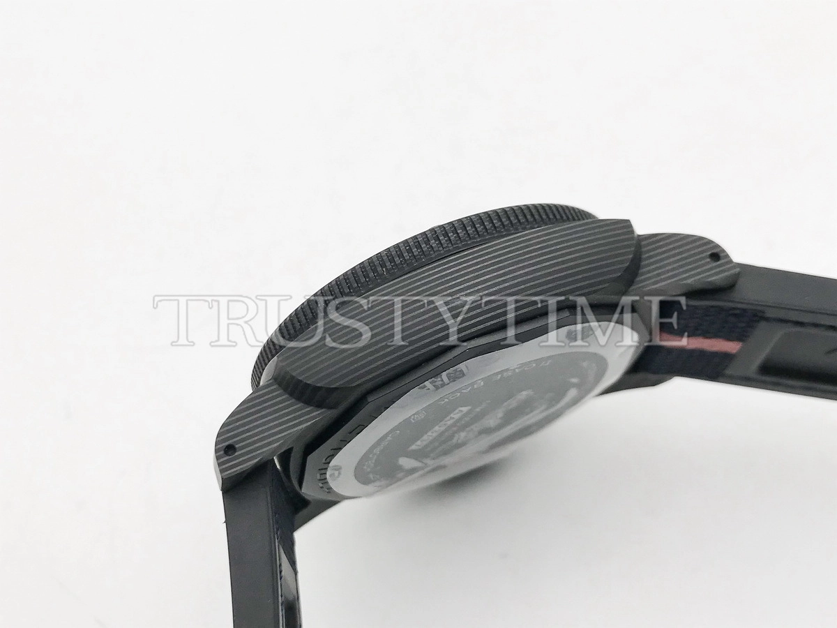 Копия часов Panerai Submersible Luna Rossa Carbotech™ 42mm  PAM01563