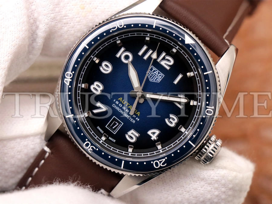 Копия часов Tag Heuer Autavia Isograph Calibre 5 42mm WBE5116.FC8266