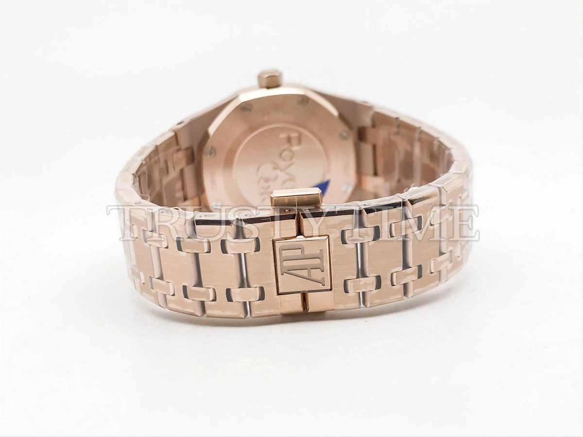 Копия часов Audemars Piguet Royal Oak Ladies 33mm 67651OR.ZZ.1261OR.01