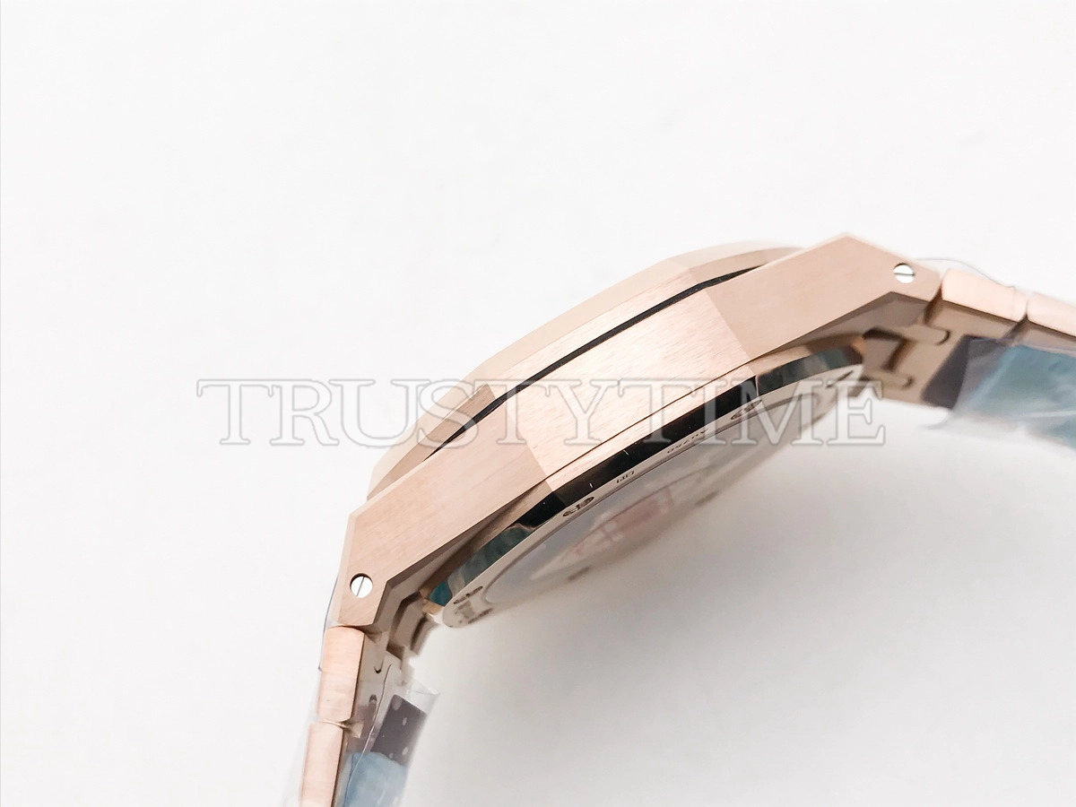 Копия часов Audemars Piguet Royal Oak Selfwinding Chronograph 26239OR.OO.1220OR.01