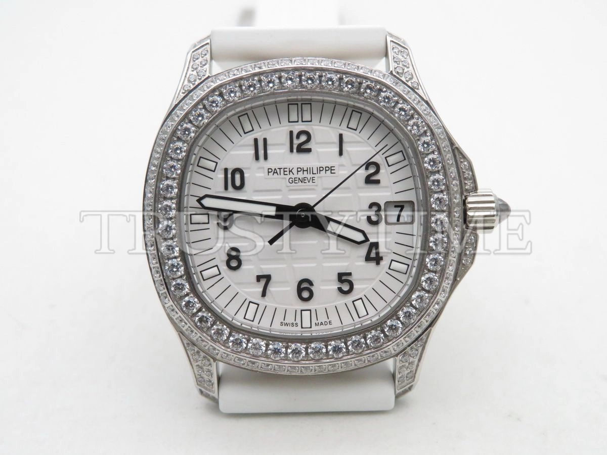 Копия часов Patek Philippe Aquanaut Automatic Ladies 35mm 5069G-011