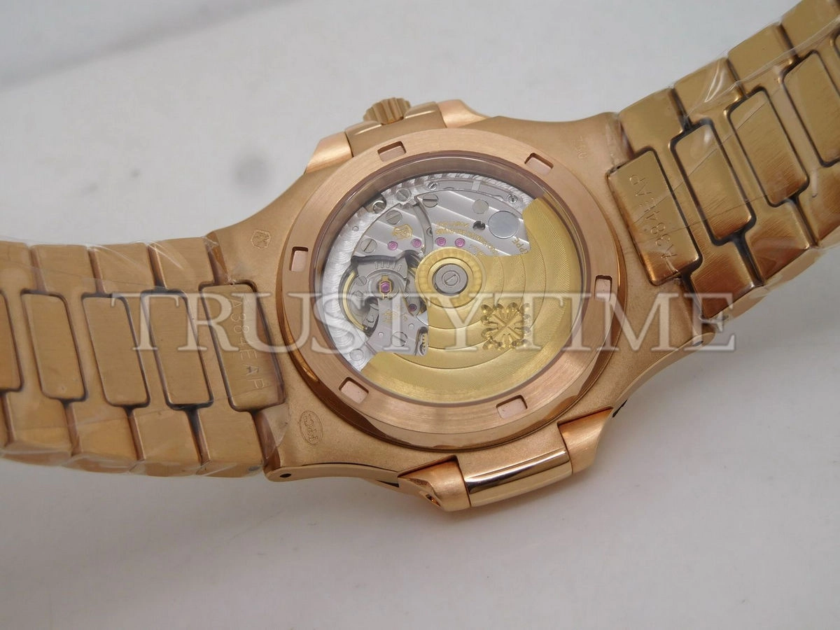 Копия часов Patek Philippe Nautilus 40mm 5719/10R-010
