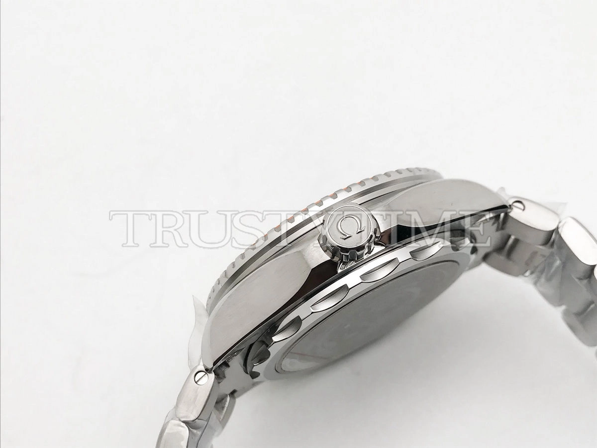 Копия часов Omega Seamaster Planet Ocean 6000m Co‑Axial Master Chronometer 45,5mm 215.30.46.21.06.001