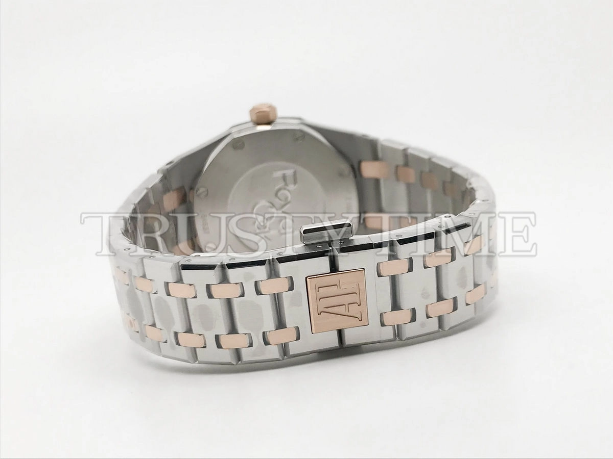 Копия часов Audemars Piguet Royal Oak Ladies 33mm 67650SR.OO.1261SR.01