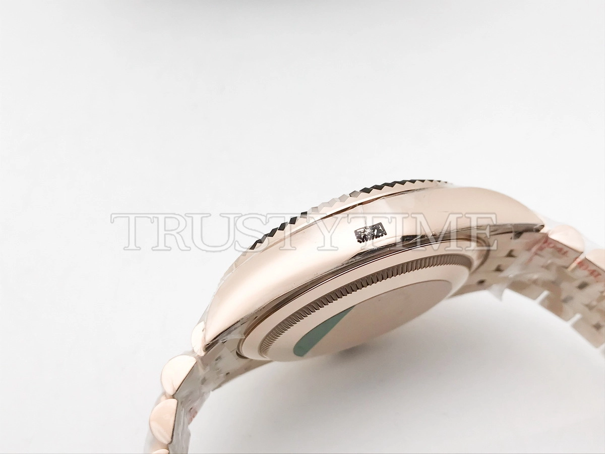 Копия часов Rolex Sky-Dweller 42mm 336935-0007