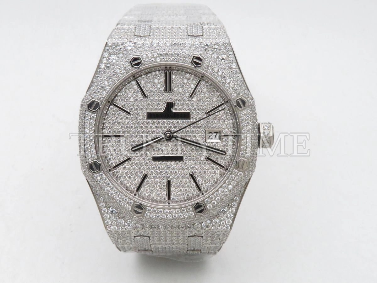 Копия часов Audemars Piguet Royal Oak 15400 Full Diamond