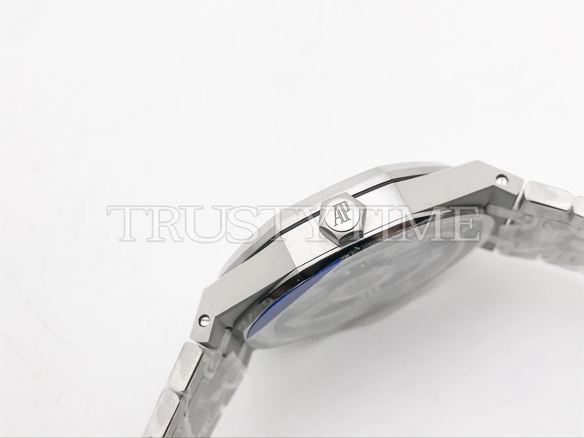Копия часов Audemars Piguet Royal Oak Ice Blue Baguette Dial Limited Edition 15510BC.OO.1320BC.01