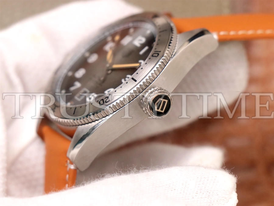 Копия часов Tag Heuer Autavia Isograph Calibre 5 42mm WBE5111.FC8267