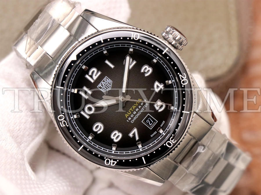 Копия часов Tag Heuer Autavia Isograph Calibre 5 42mm WBE5114.EB0173